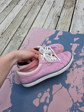 Pink Canvas Low-Top Sneakers | Size 7